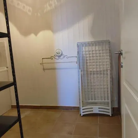 Villa 32 *